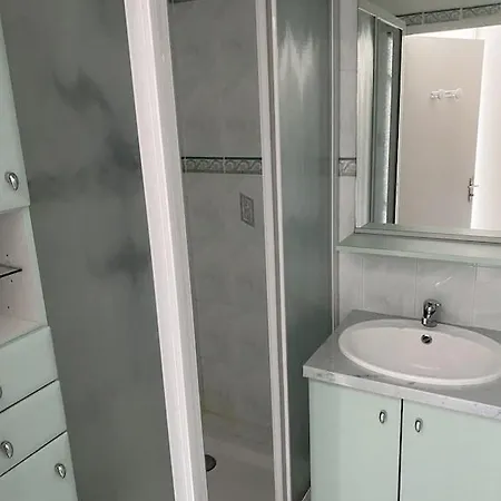 Apartment Face A La